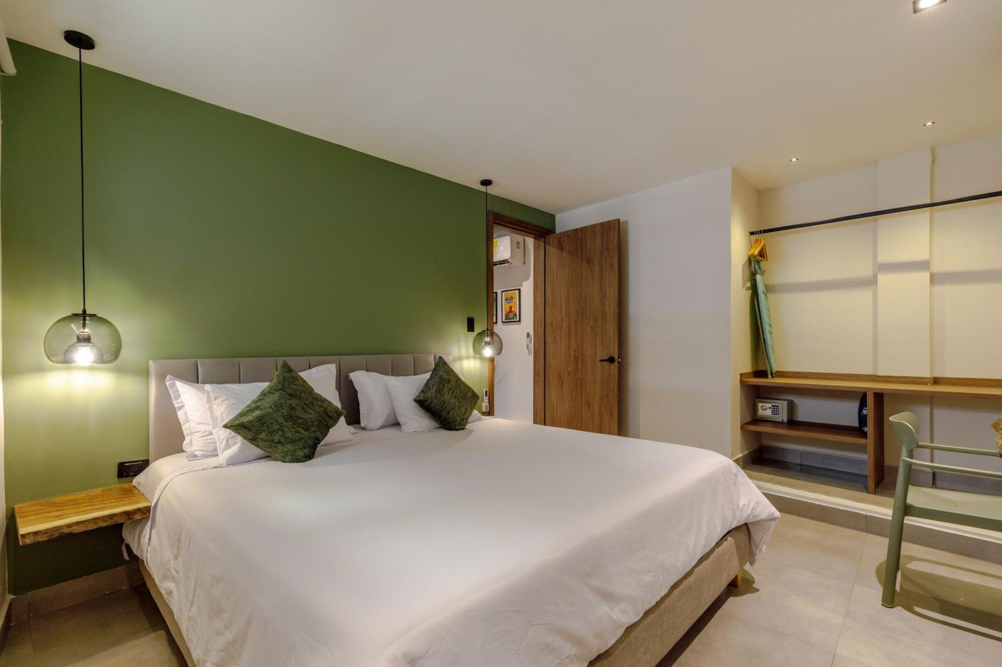 De La Cruz Studio Apartments — Photos 3